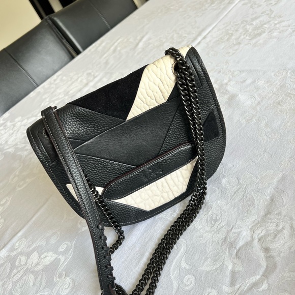 Coach crossbody - Picture 2 of 3